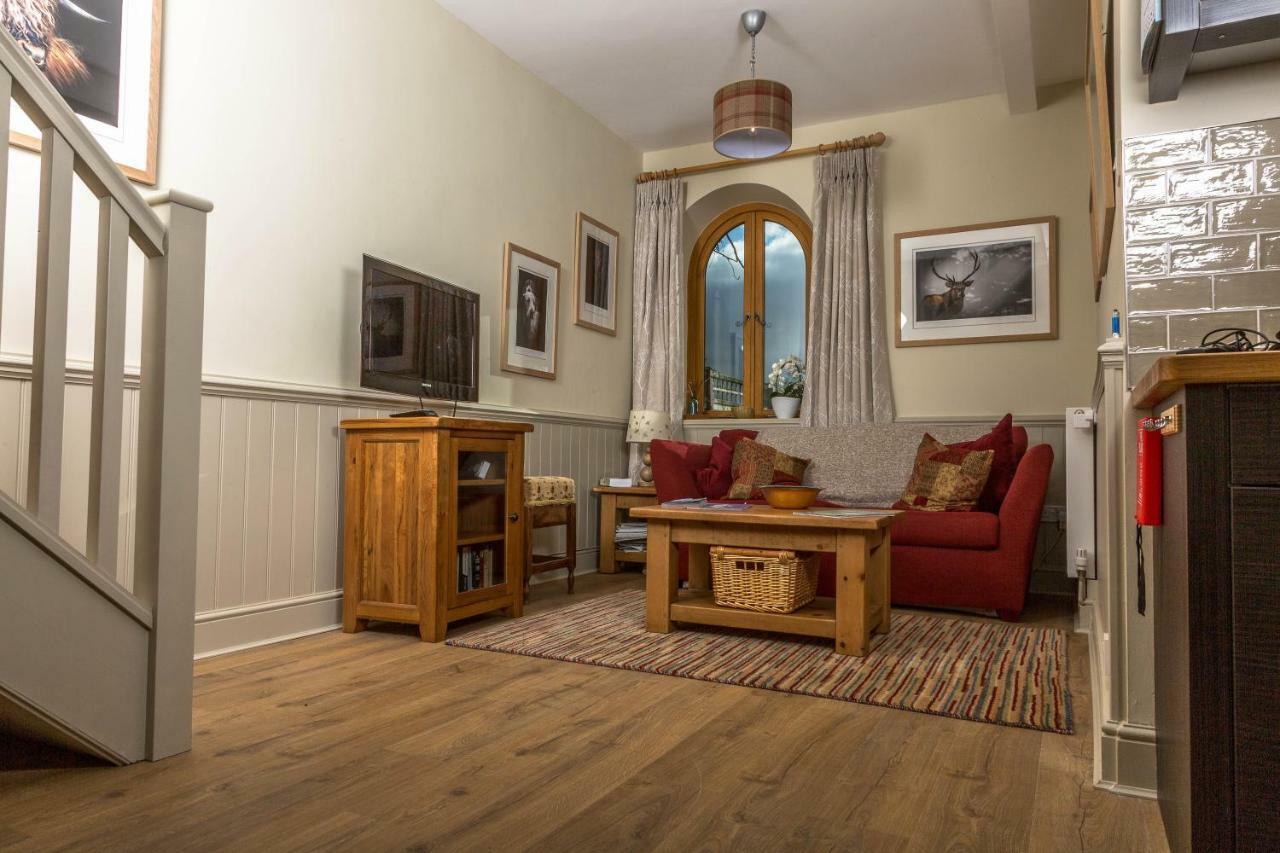 Вилла The Dovecote, Stoke Farthing Courtyard Broad Chalke Экстерьер фото