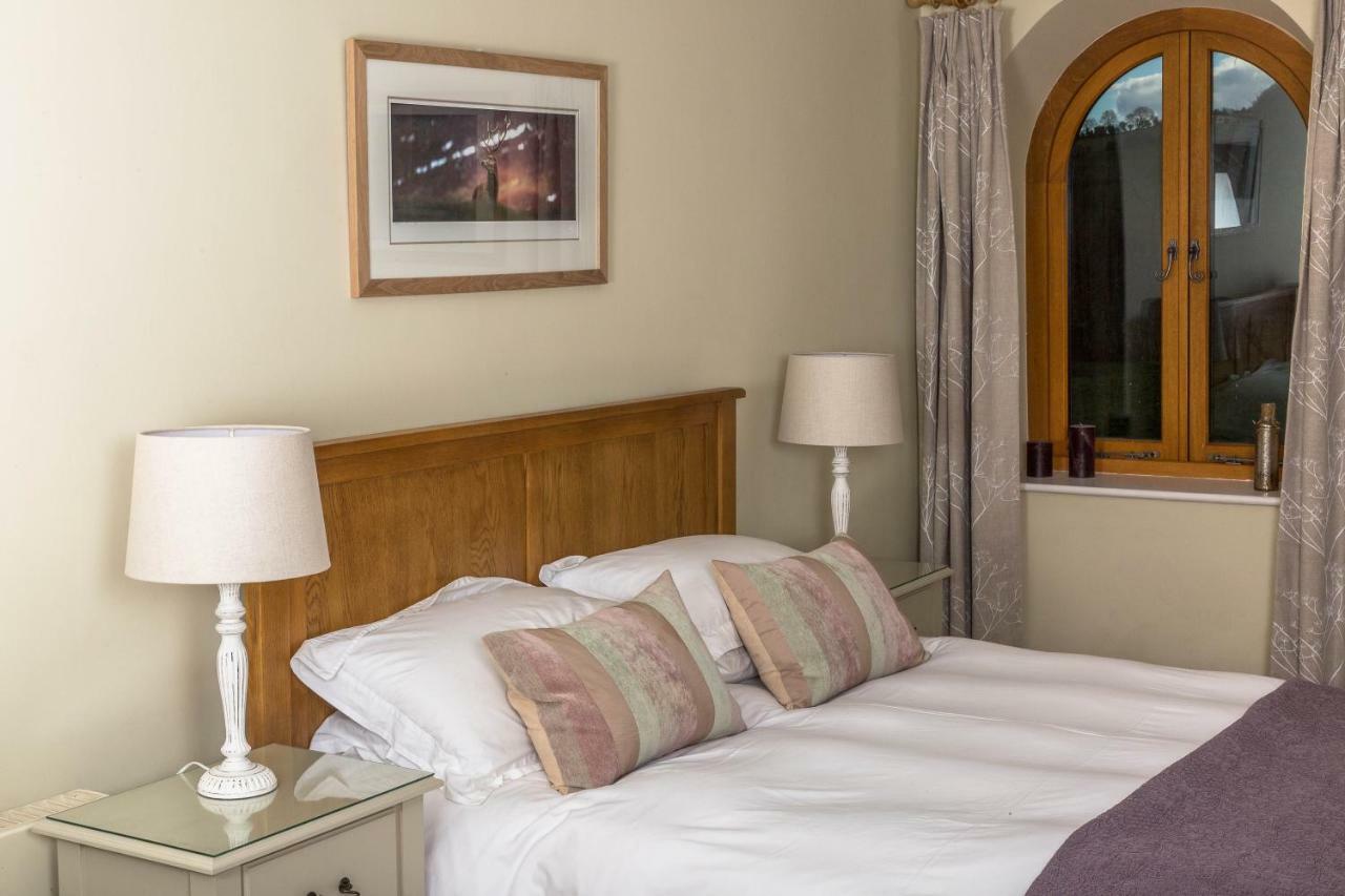 Вилла The Dovecote, Stoke Farthing Courtyard Broad Chalke Экстерьер фото